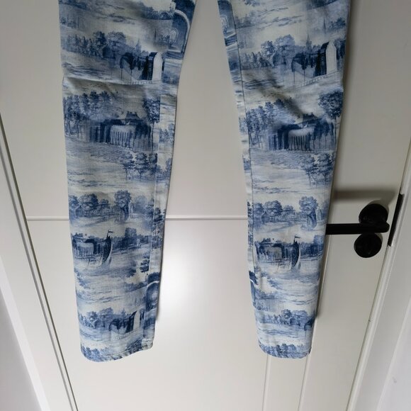 Alice + Olivia weezy printed jean - Picture 4 of 12